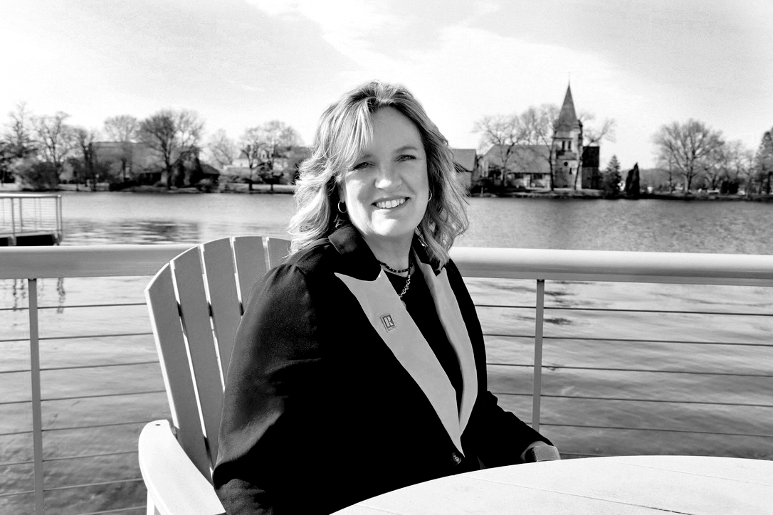 andrea-andrus-broker-profile